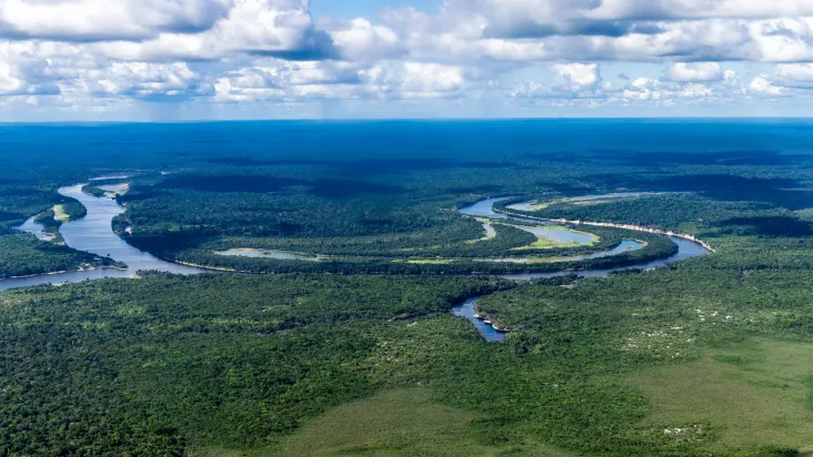 Conferência reúne representantes dos oito países amazônicos, que vão formular a Carta de Belém para estabelecer uma nova agenda comum para o desenvolvimento sustentável.