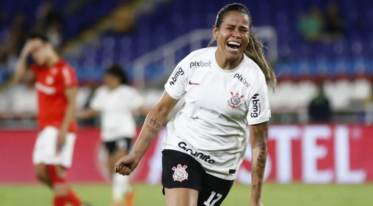 O Colorado vai disputar o terceiro lugar com o Atletico Nacional, enquanto o Timão enfrentará o Palmeiras na final do torneio.