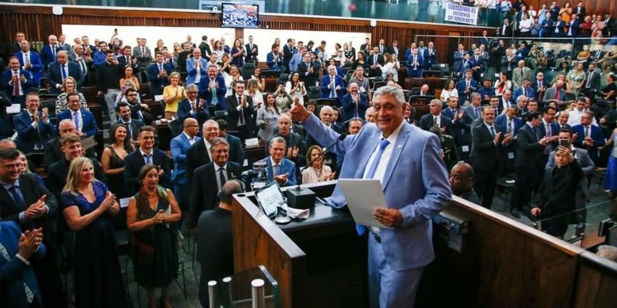 Adolfo Brito toma posse como Presidente da Assembleia Legislativa