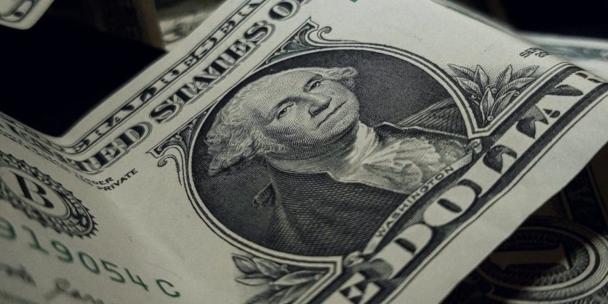 Dólar cai e acumula queda de 3,82% em janeiro