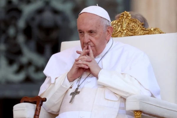 Papa Francisco sugere, que casais do mesmo sexo possam ganhar a bênção