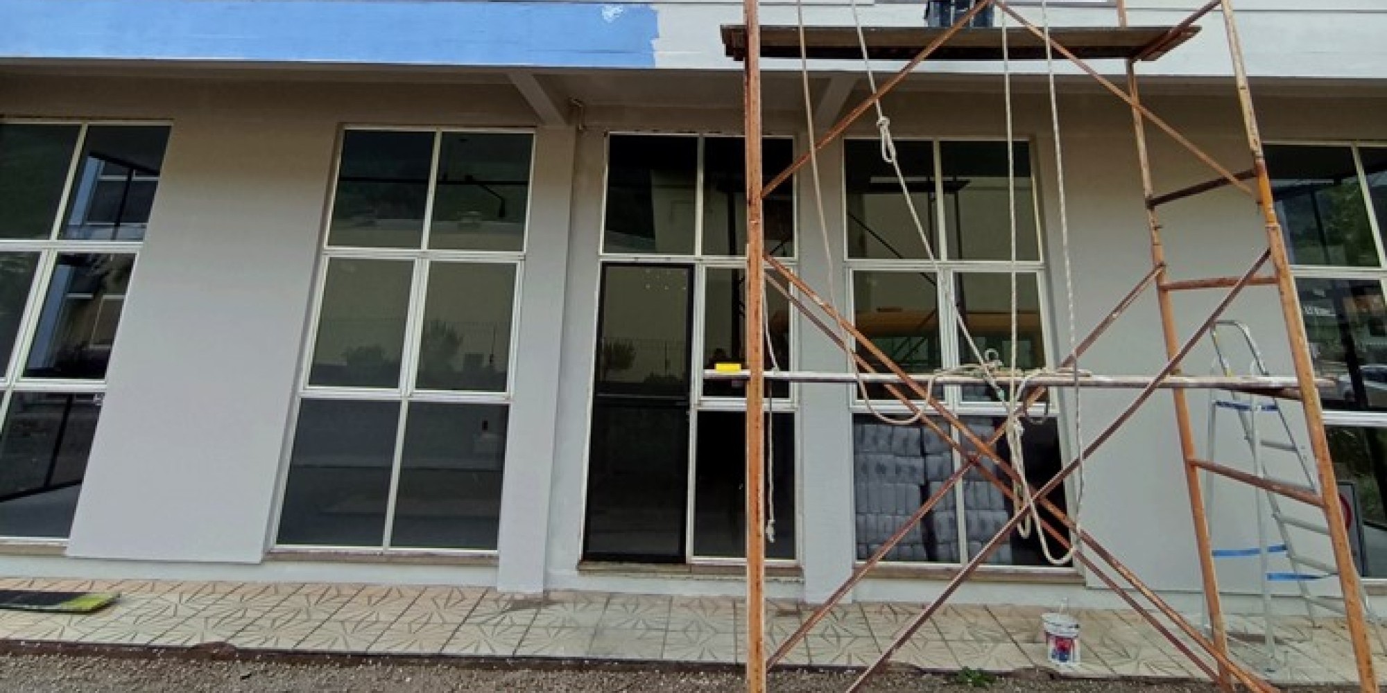 Revitalização da Prefeitura de Muçum: pintura iniciou nesta semana