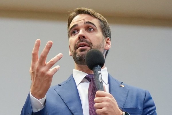 “Gestos importantes, mas insuficientes”, diz Leite sobre a atuação do governo federal