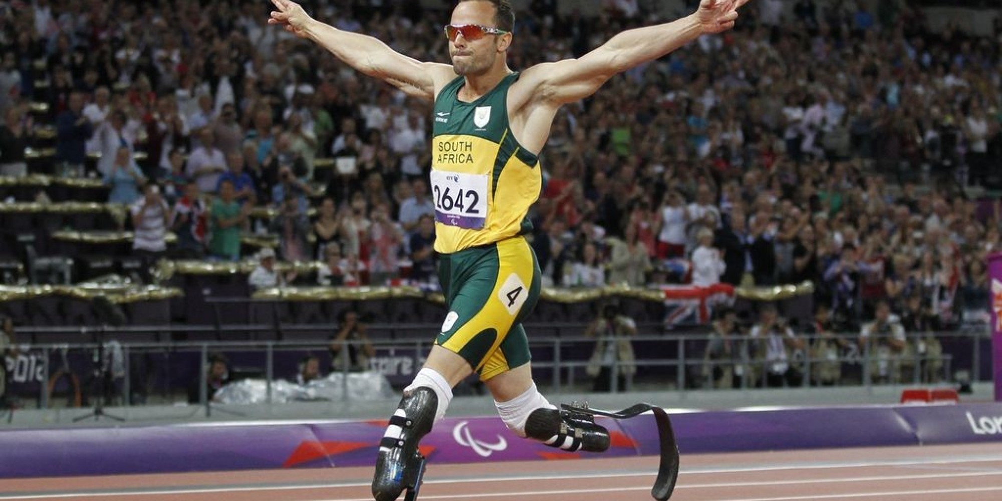 Condenado por assassinato de namorada, Oscar Pistorius deixa prisão