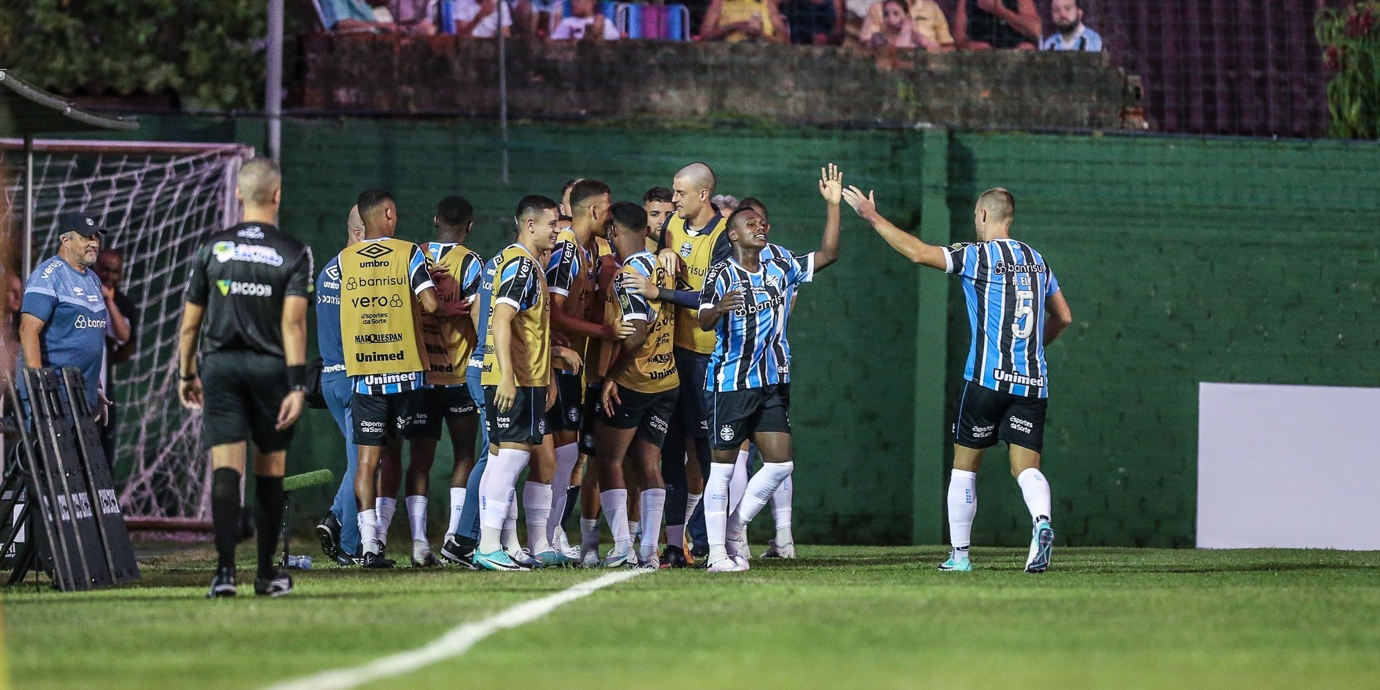 Grêmio vence o Avenida em Santa Cruz do Sul e segue na liderança do Gauchão