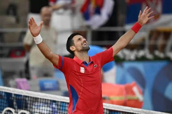 Djokovic ganha ouro na Olimpíada e se torna “campeão de tudo” no tênis