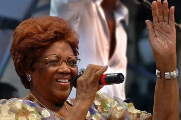 Em homenagem à Dona Ivone Lara, dia 13 de abril é instituído como Dia Nacional da Mulher Sambista