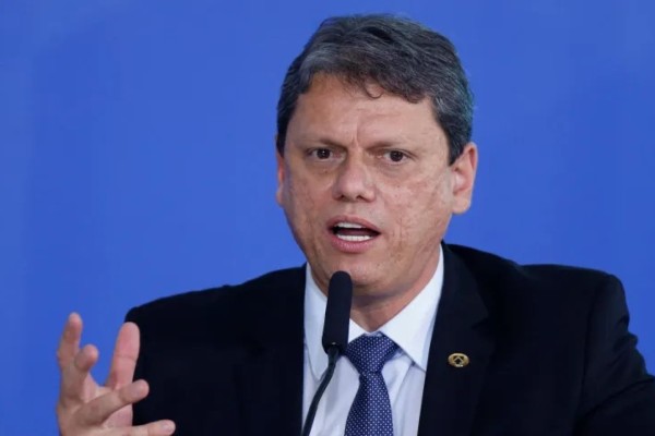 Tarcísio é hostilizado por apoiar a reforma tributária