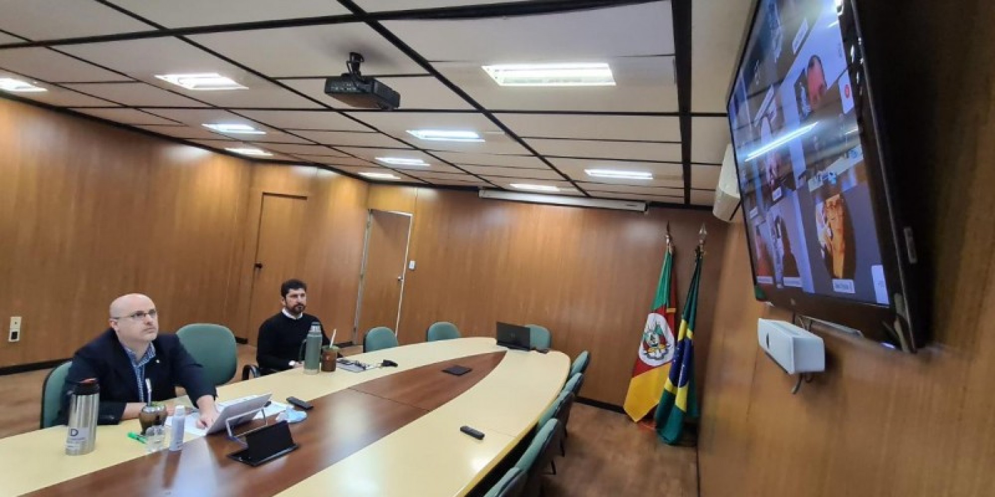 Conduzida pelo secretário Rodrigo Lorenzoni (E), reunião do Conselho Estadual de Turismo (Conetur) foi por videoconferência Conduzida pelo secretário Rodrigo Lorenzoni (E), reunião do Conselho Estadual de Turismo (Conetur) foi por videoconferência