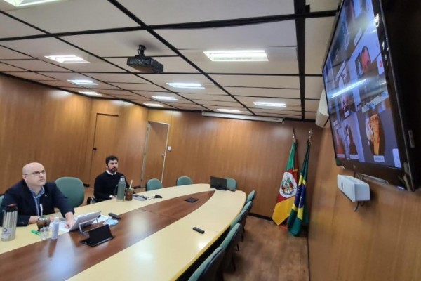 Conduzida pelo secretário Rodrigo Lorenzoni (E), reunião do Conselho Estadual de Turismo (Conetur) foi por videoconferência 