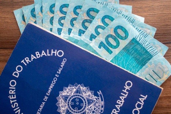 Salário mínimo para 2025 é estimado em R$ 1.509 pelo governo