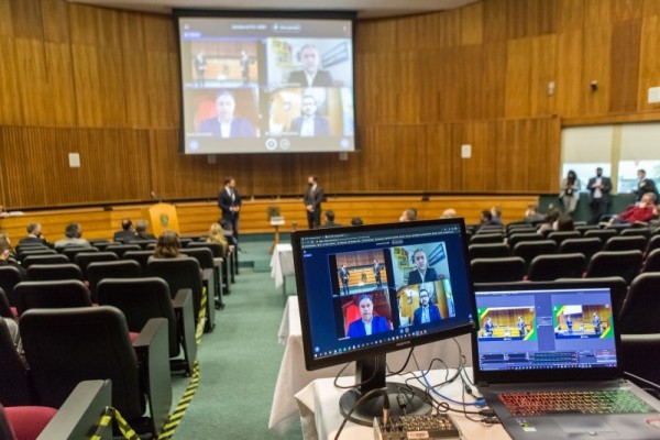 Cerimônia no auditório do MPRS, na capital, seguiu orientações deste momento de pandemia e teve acesso restrito de participantes 