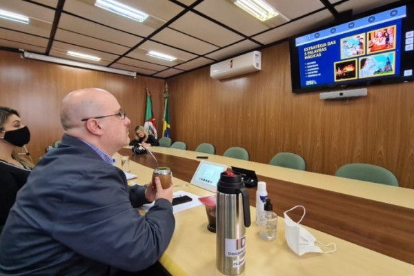 Encontro coordenado pelo secretário Rodrigo Lorenzoni foi realizado no formato de videoconferência 