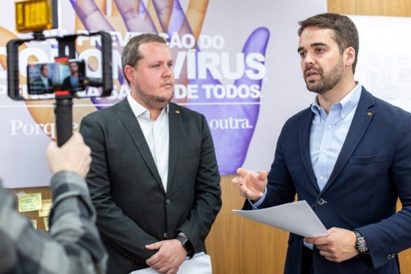 -A medida permite que quase 3,6 mil agroindústrias comercializem seus produtos em todo o território gaúcho-, anunciou Leite