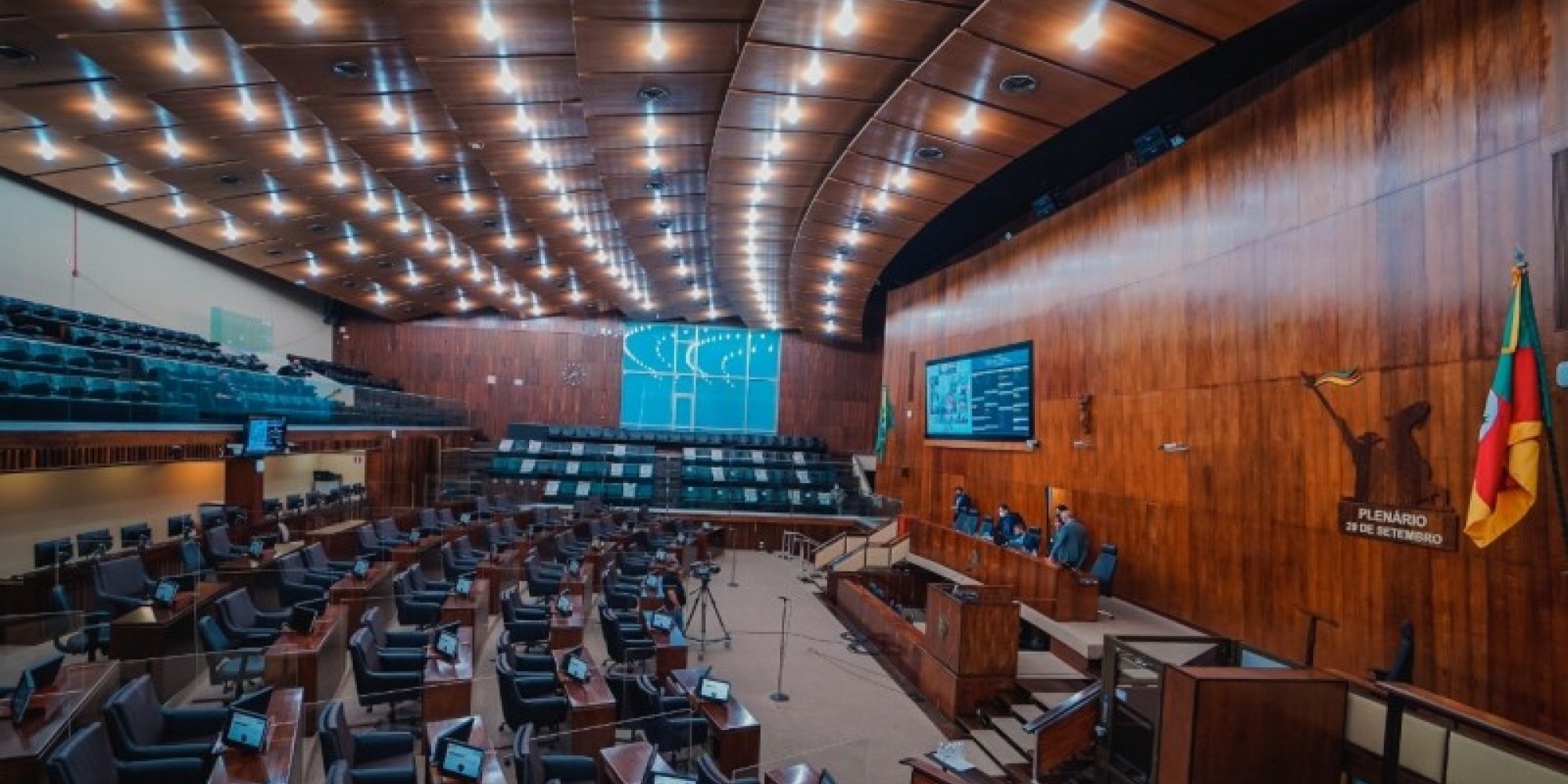 Deputados concluíram a votação dos sete projetos encaminhados como prioritários pelo governo no início do ano legislativo Deputados concluíram a votação dos sete projetos encaminhados como prioritários pelo governo no início do ano legislativo