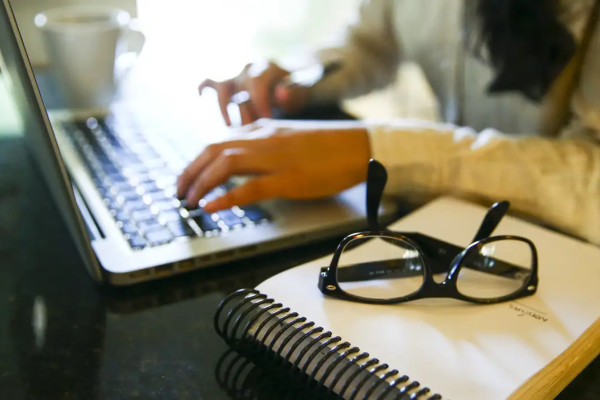 Formação em Assistente Administrativo inicia em outubro e oferece oportunidade de inserção no mercado de trabalho para jovens de 14 a 24 anos