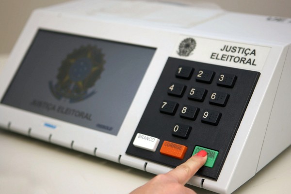  Caso a petição seja aprovada, a Justiça Eleitoral deve fornecer as cópias dos arquivos em até cinco dias úteis