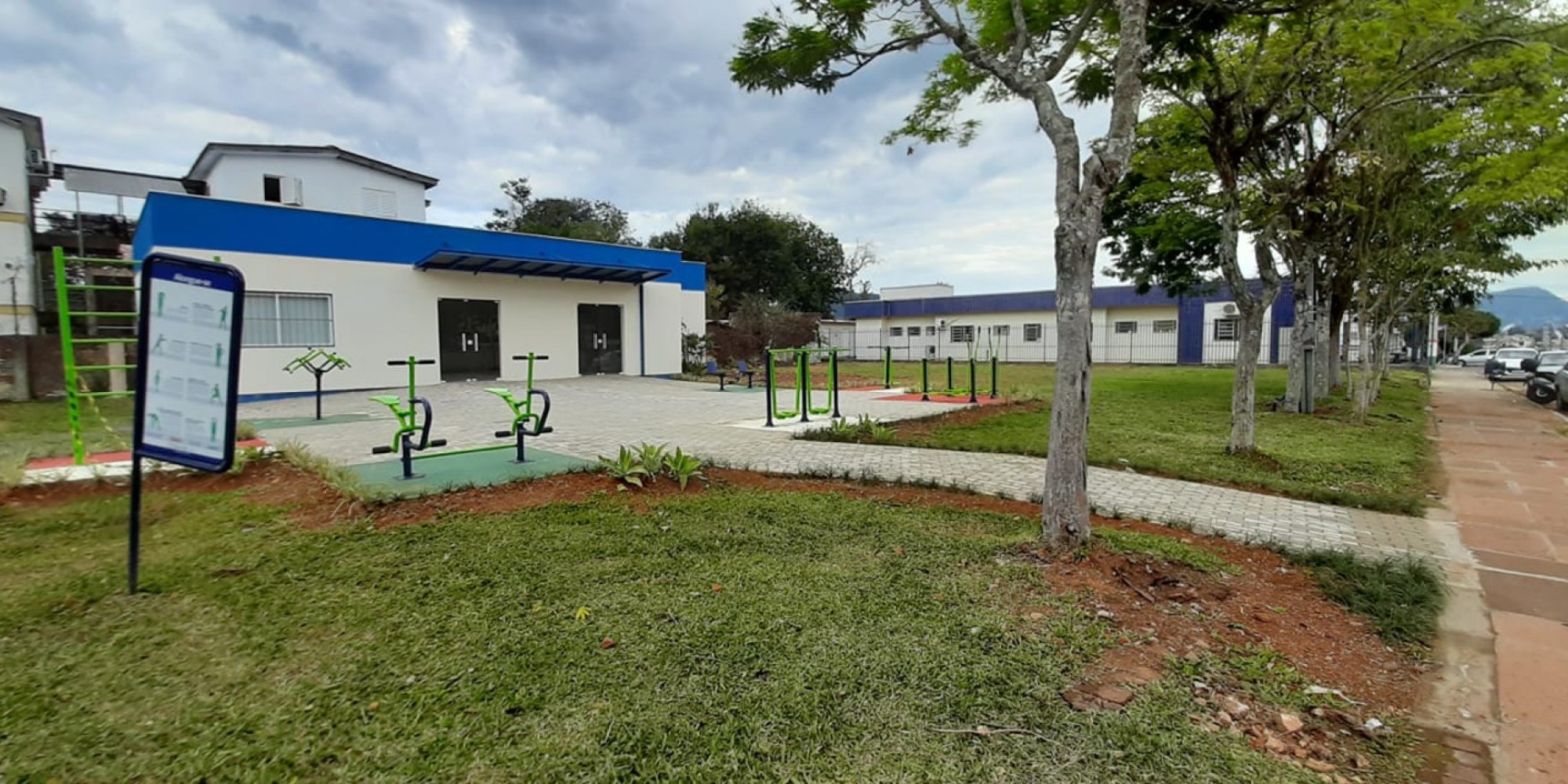 Vacinação ocorre na sala da academia Viver Bem, ao lado do Posto Navegantes Vacinação ocorre na sala da academia Viver Bem, ao lado do Posto Navegantes