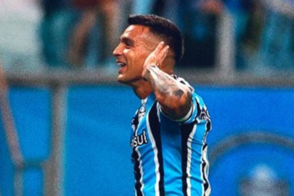 Cristaldo faz golaço, Grêmio bate o Brasil de Pelotas e vai à semi no Gauchão