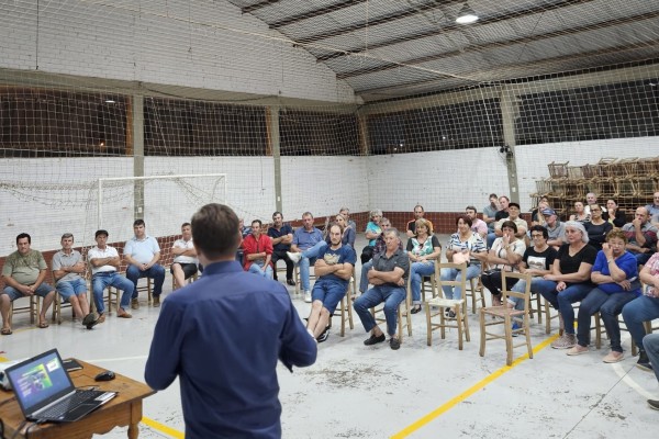 Prefeitura de Encantado realiza encontro comunitário na Barra do Coqueiro