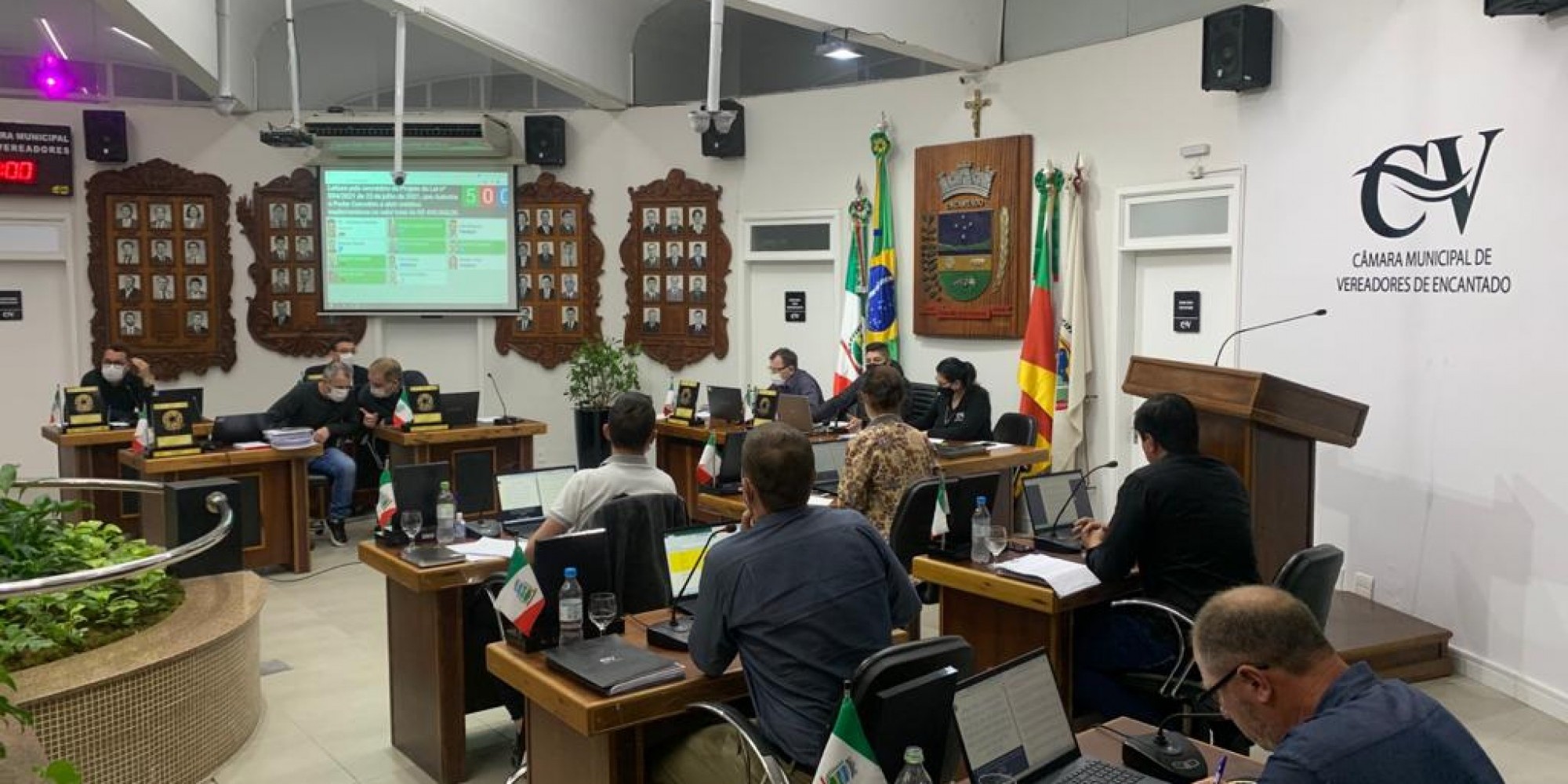 Sessão teve mais de quatro horas de duração Sessão teve mais de quatro horas de duração