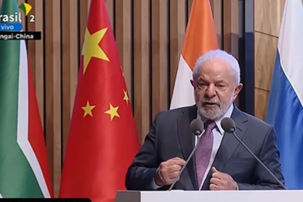 Lula defende moeda alternativa ao dólar no comércio do Grupo Brics