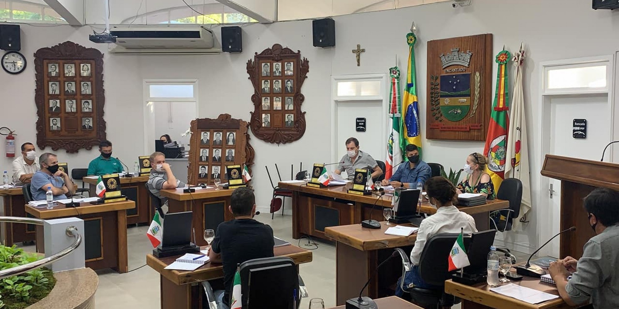 Presidente e mais três servidores foram infectados Presidente e mais três servidores foram infectados