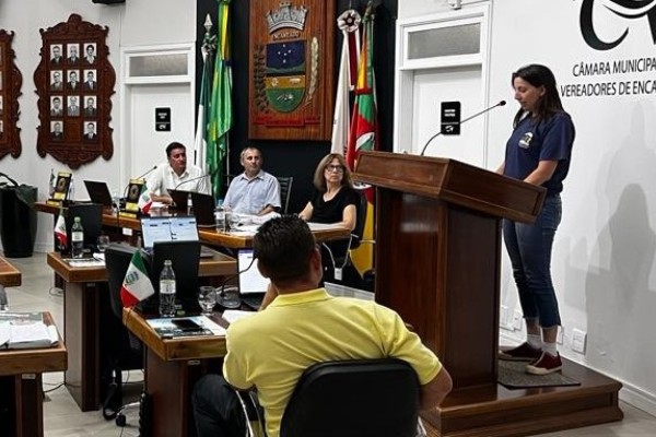 Câmara de Vereadores de Encantado realizou sessão na noite de ontem