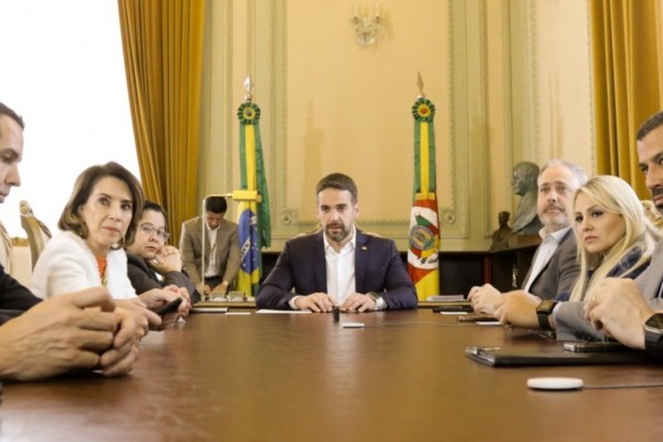Leite anuncia retorno das promoções na carreira do magistério após dez anos