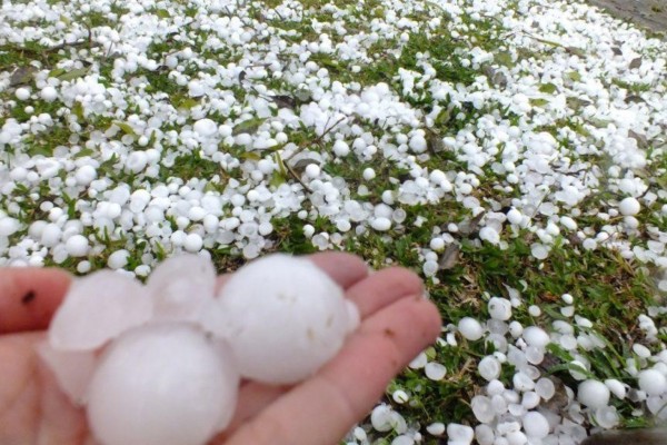 Cidades no estado registraram queda de granizo nesta segunda-feira