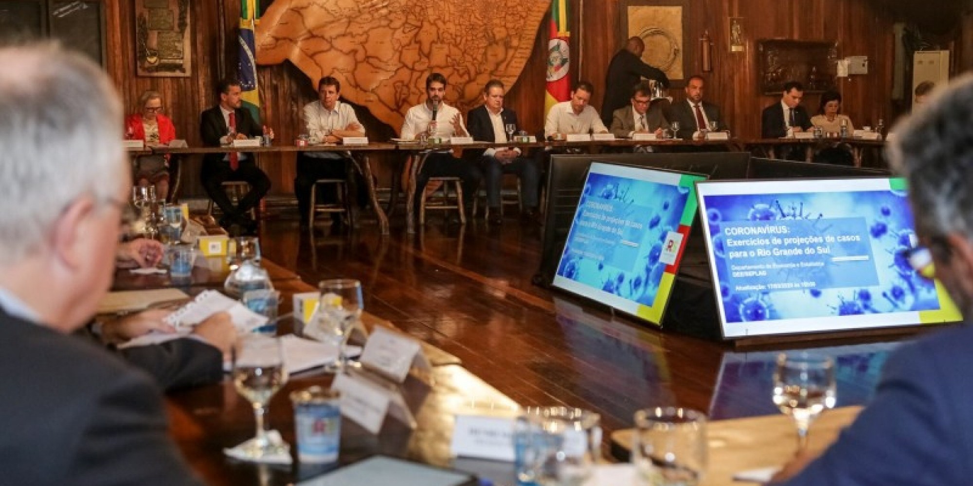 Leite propôs a criação de grupo de conversação on-line entre os representantes, a fim de manter a troca constante de informações Leite propôs a criação de grupo de conversação on-line entre os representantes, a fim de manter a troca constante de informações