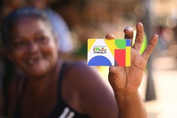 Bolsa Família chega a mais de 20,5 milhões de famílias a partir desta segunda