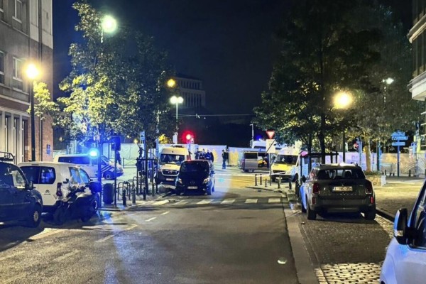 Atirador que matou torcedores suecos é morto pela polícia na Bélgica