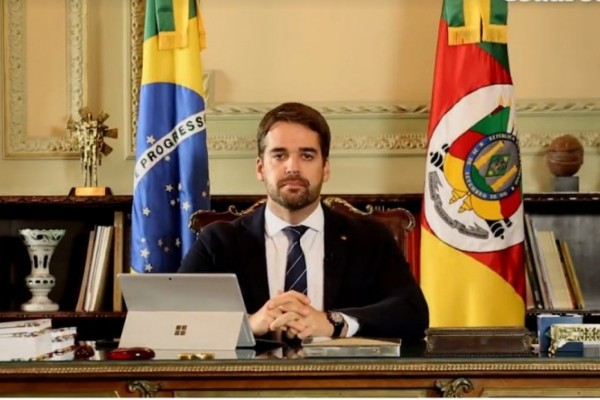 "As famílias têm dúvidas e receios. E é por isso que nenhum governo tem o direito de ficar parado", disse Leite