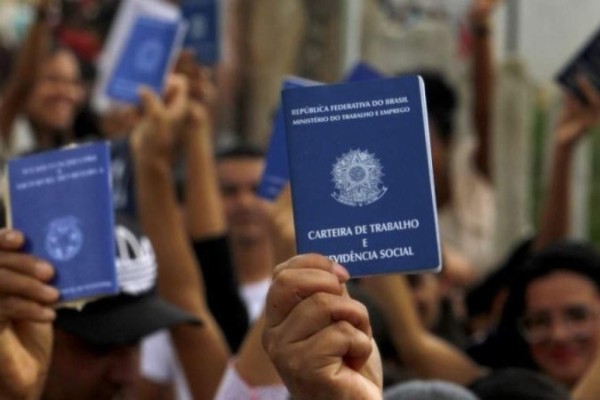 Taxa média de desemprego em 2023 é a menor desde 2014