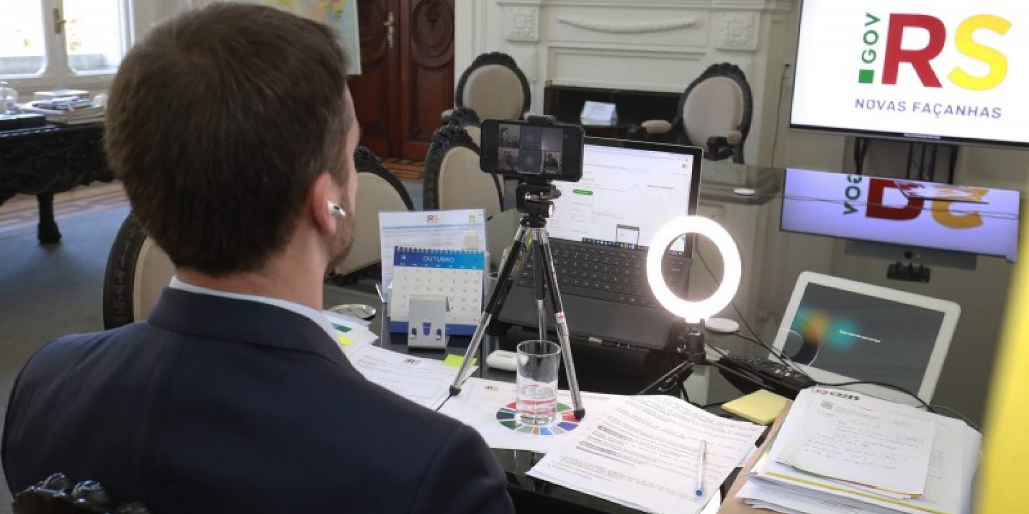 No Piratini, governador participou, por vídeo, de transmissão ocorrida a partir da Cooperativa de Júlio de Castilhos (Cotrijuc) No Piratini, governador participou, por vídeo, de transmissão ocorrida a partir da Cooperativa de Júlio de Castilhos (Cotrijuc)