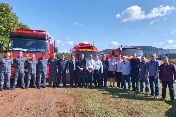 Ato contou com a presença do secretário dos Transportes do RS, Juvir Costella 