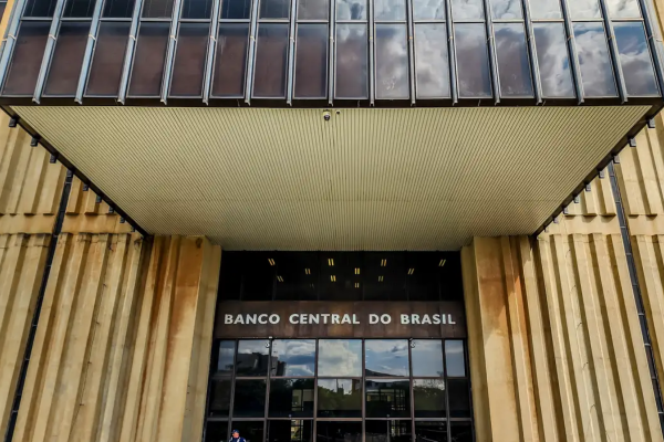 Copom eleva juros básicos da economia para 12,25% ao ano