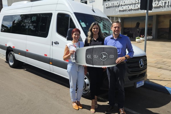 Encantado recebe novo veículo para transporte de pacientes