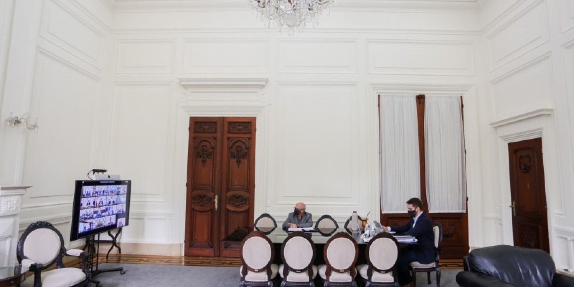 Do Palácio Piratini, por meio de videoconferência, governador Leite participou de reunião com o presidente Bolsonaro Do Palácio Piratini, por meio de videoconferência, governador Leite participou de reunião com o presidente Bolsonaro