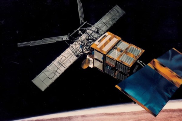 Satélite de 2 toneladas vai cair na Terra nesta quarta-feira (21)