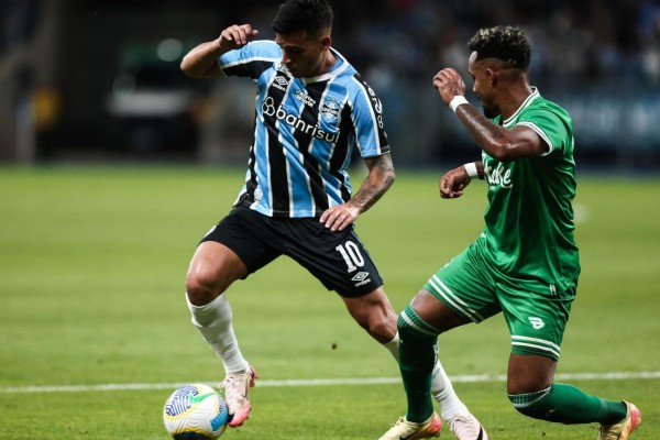 Grêmio empata com Juventude, mas segue na beira do Z4