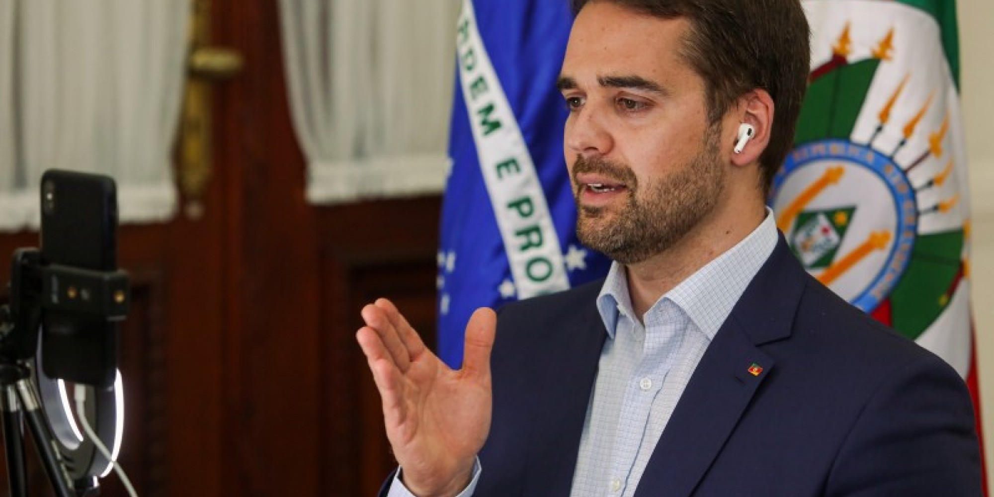 Eduardo Leite é um dos governadores que assinam a carta Eduardo Leite é um dos governadores que assinam a carta