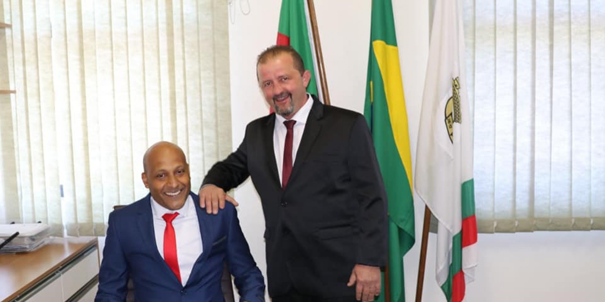 Prefeito Paulo Lima e vice Moisés Beltrami iniciaram gestão na semana passada Prefeito Paulo Lima e vice Moisés Beltrami iniciaram gestão na semana passada