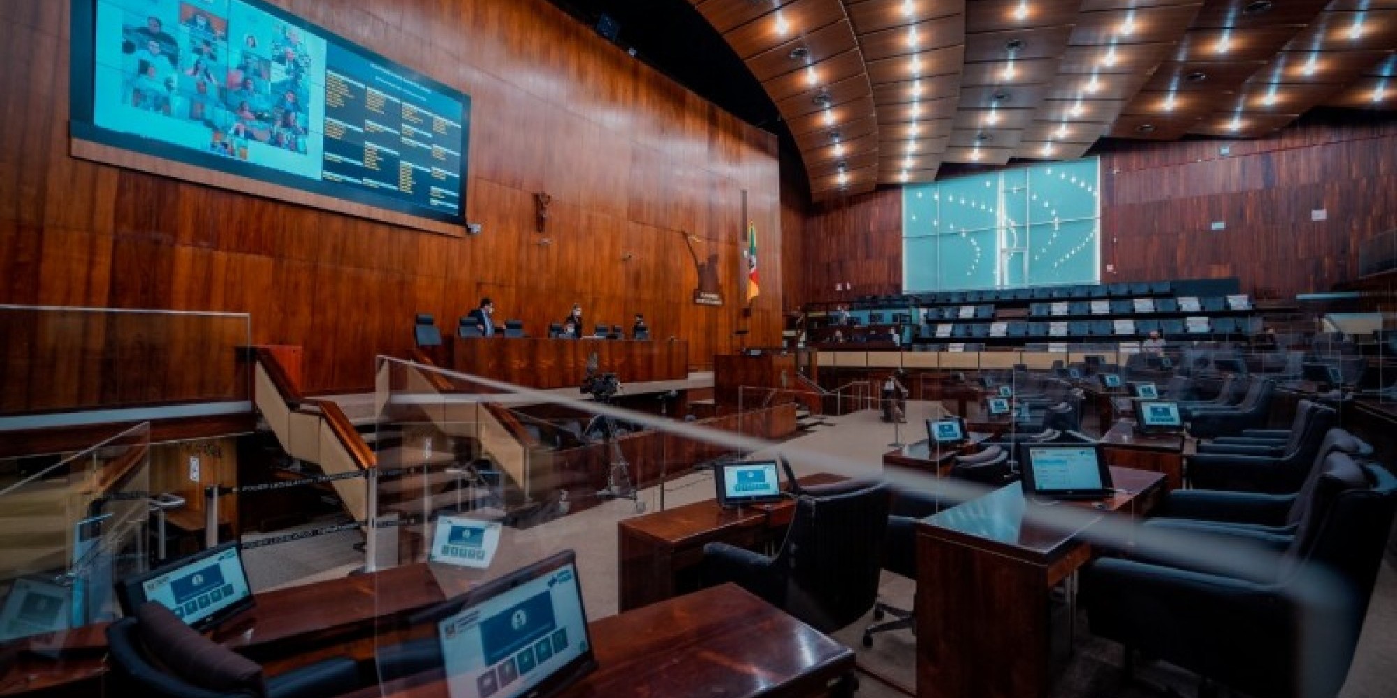 Encaminhada pelo Poder Executivo no início de fevereiro, proposta foi aprovada por 53 votos a favor e nenhum contrário Encaminhada pelo Poder Executivo no início de fevereiro, proposta foi aprovada por 53 votos a favor e nenhum contrário