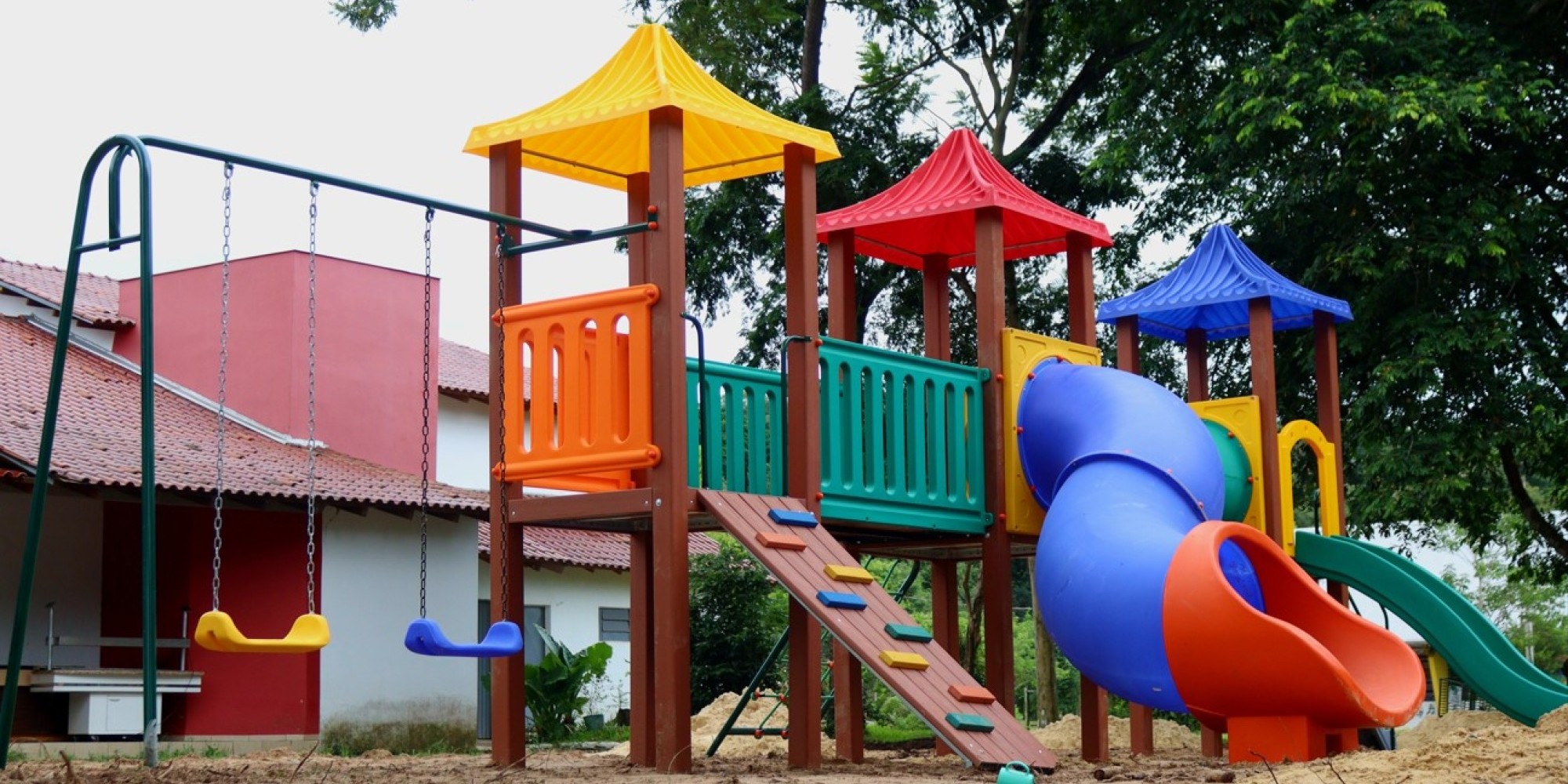 Novas praças infantis são instaladas em Encantado