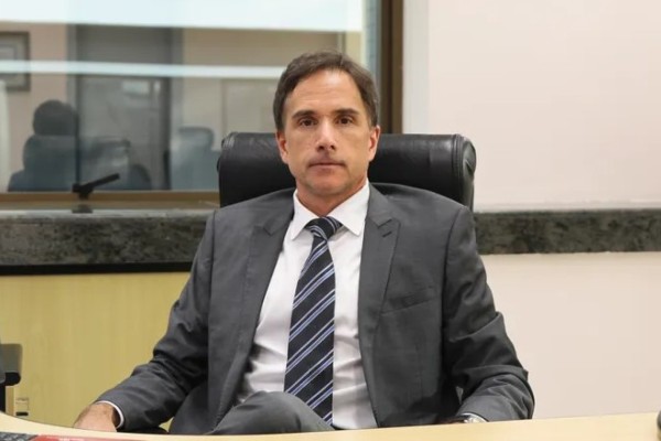 Conselho do TRF-4 afasta juiz da Lava Jato
