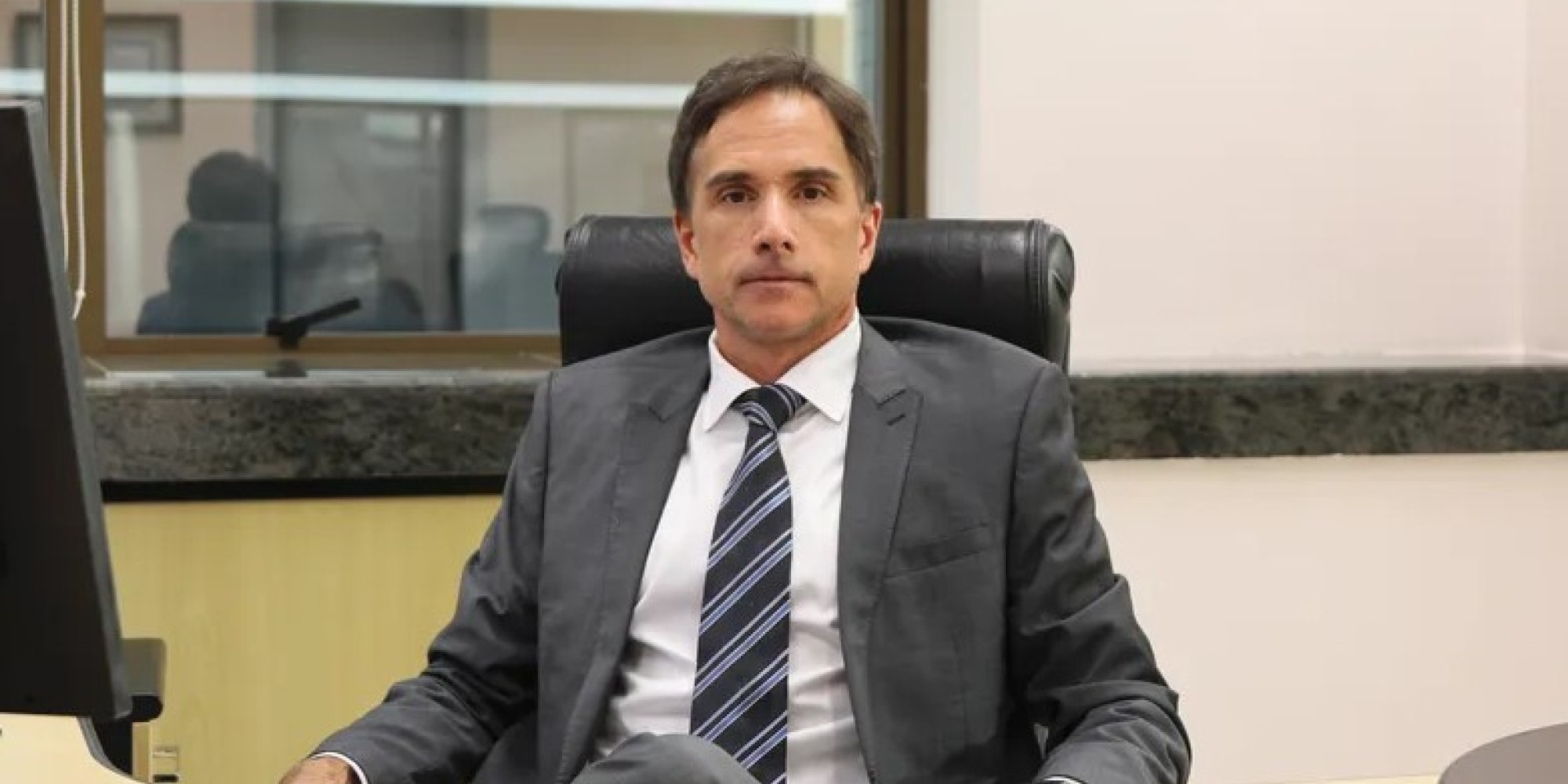 Conselho do TRF-4 afasta juiz da Lava Jato