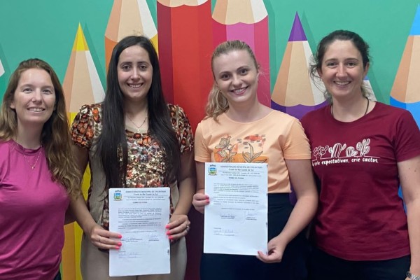 Empossadas mais duas auxiliares de educação pela Administração de Encantado