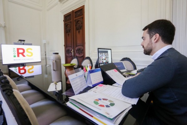 Cerimônia virtual contou com a participação de secretários, dos parlamentares responsáveis pelos projetos e convidados 